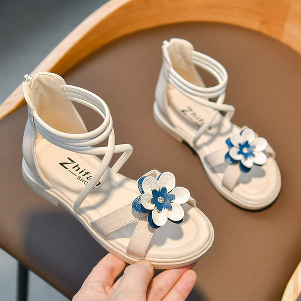 Сандали за момиче с 3D цвете