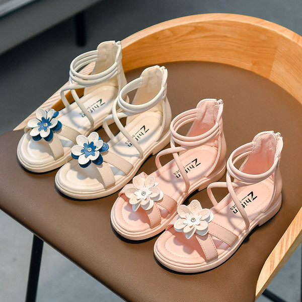 Сандали за момиче с 3D цвете