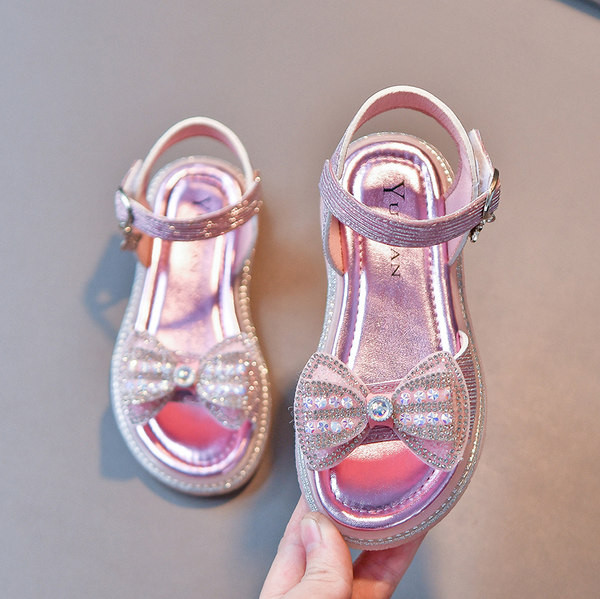 Модерни детски сандали с панделка