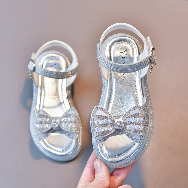 Модерни детски сандали с панделка