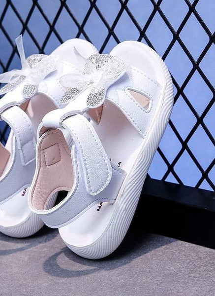 Ежедневни детски сандали с 3D елемент и камъни