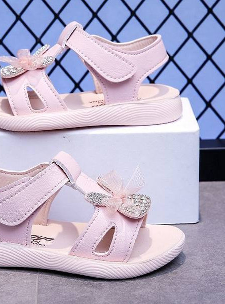 Ежедневни детски сандали с 3D елемент и камъни