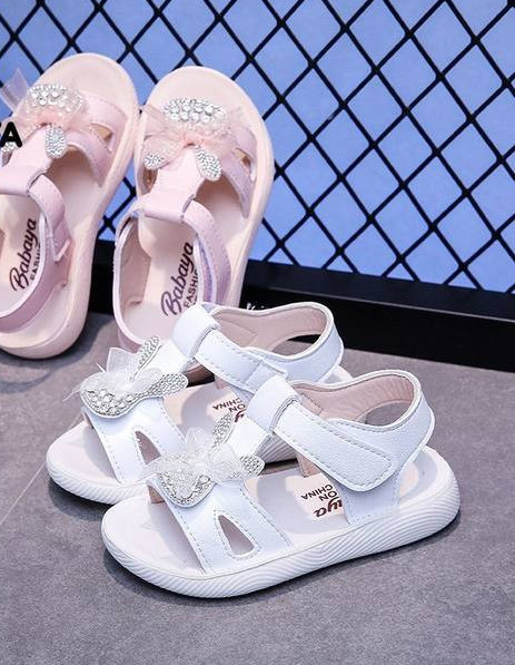 Ежедневни детски сандали с 3D елемент и камъни