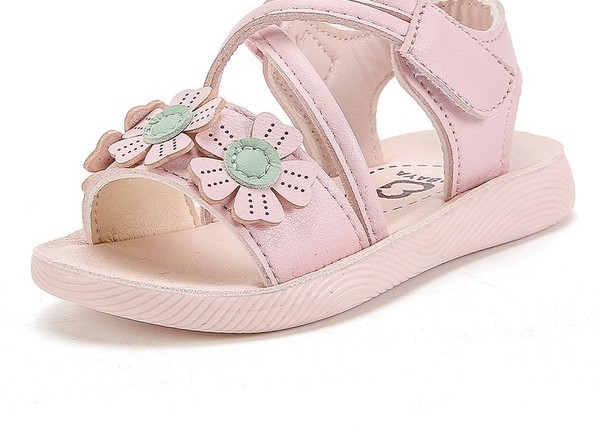Нов модел детски сандали с 3D елемент -бял и розов цвят
