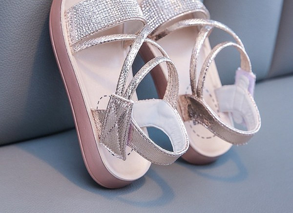 Ежедневни сандали за момичета с велро лепенки и декоративни камъни