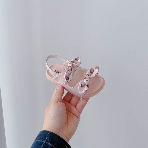 Модерни детски сандали с равна подметка