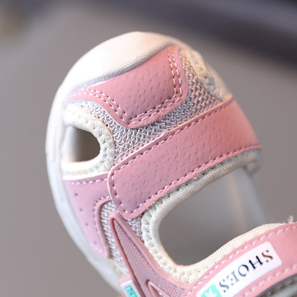 Летни сандали със затворени пръсти