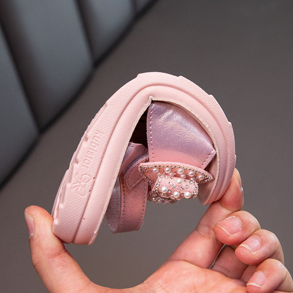 Модерни сандали за момичета с панделка и декорация перли и камъни