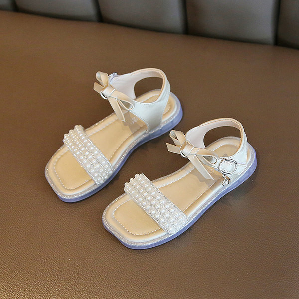 Детски квадратни сандали за момичета с декорация перли и метална катарама