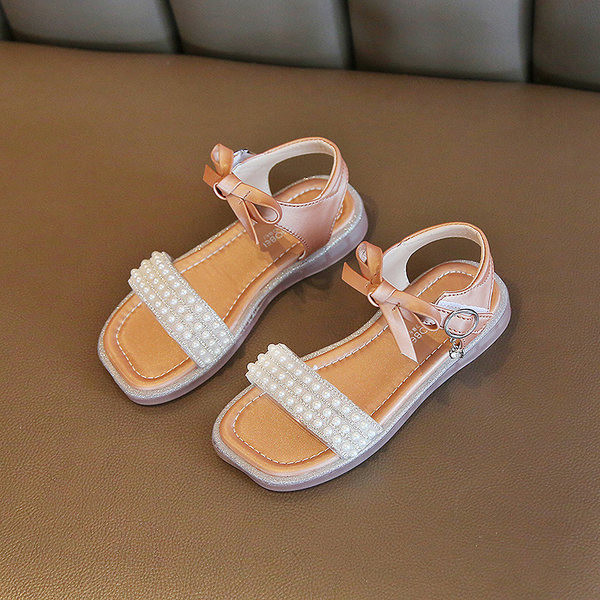 Детски квадратни сандали за момичета с декорация перли и метална катарама