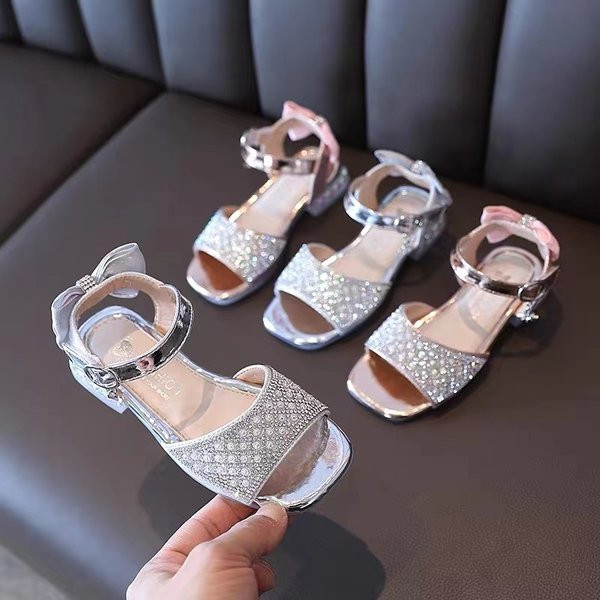 Детски сандали за момичета в два цвята