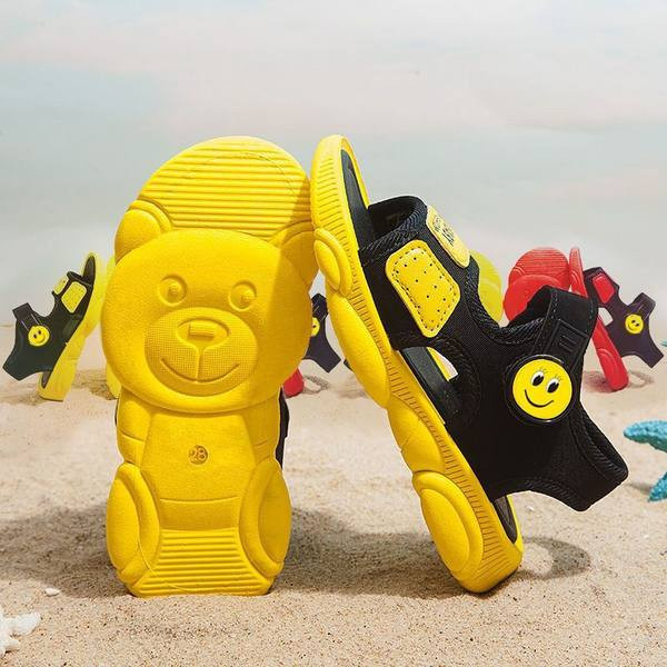 Ежедневни сандали от текстил с велкро закопчаване и надпис