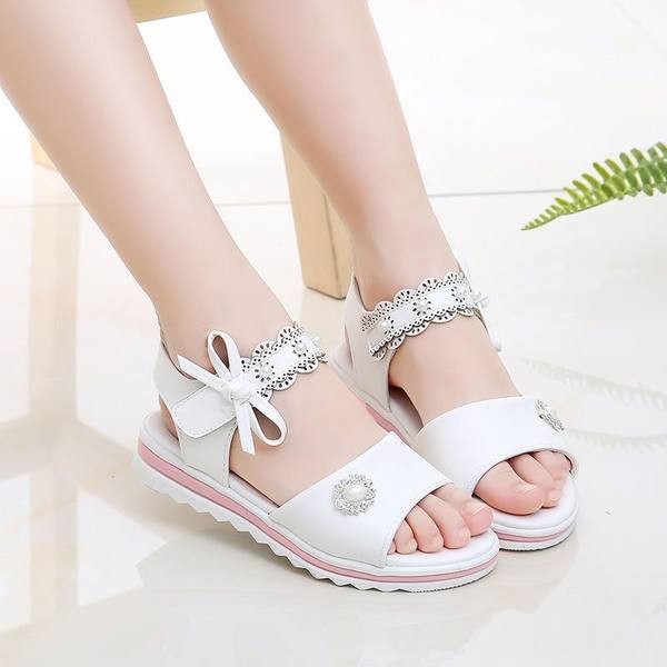 Нов модел дамски кожени сандали с велкро закопчаване