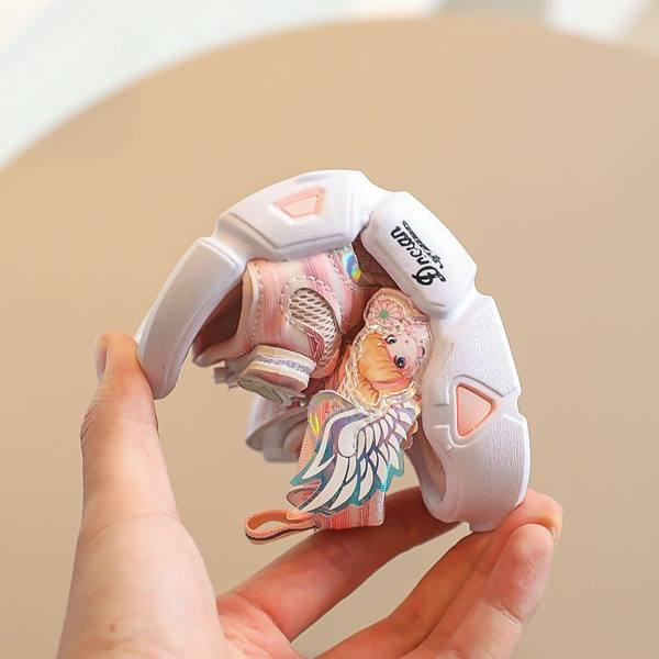 Сандали за момиче с мрежеста материя и 3D пеперуди