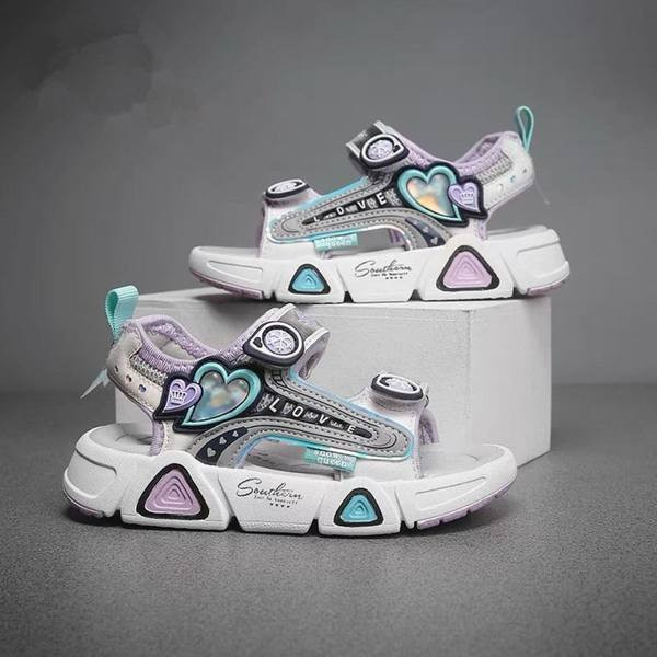 Нов модел детски сандали с равна подметка и велкро лепенки