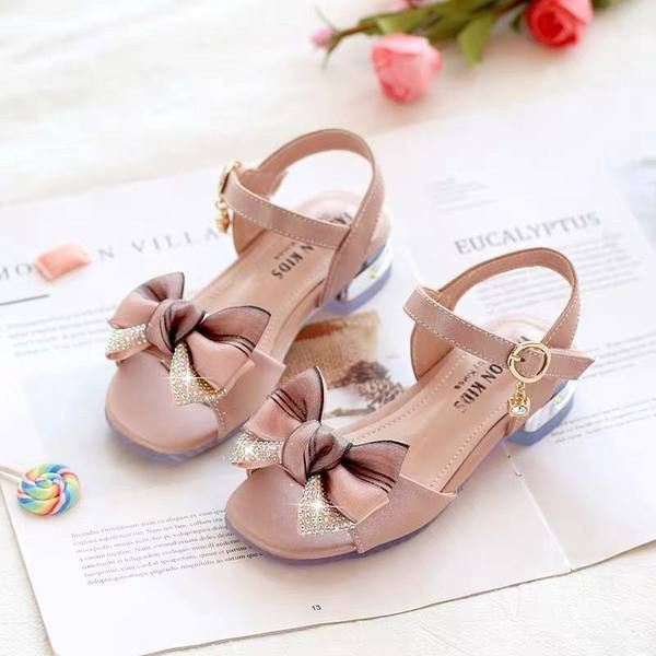 Детски сандали с квадратен ток панделка и метална катарама