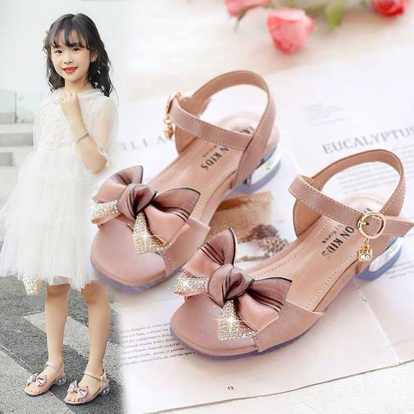 Детски сандали с квадратен ток панделка и метална катарама