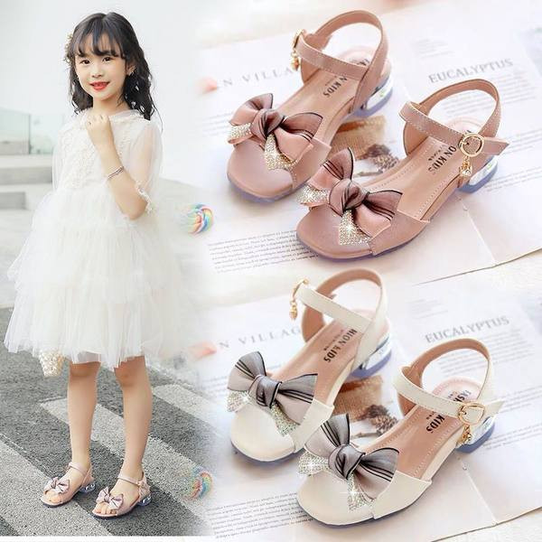 Детски сандали с квадратен ток панделка и метална катарама