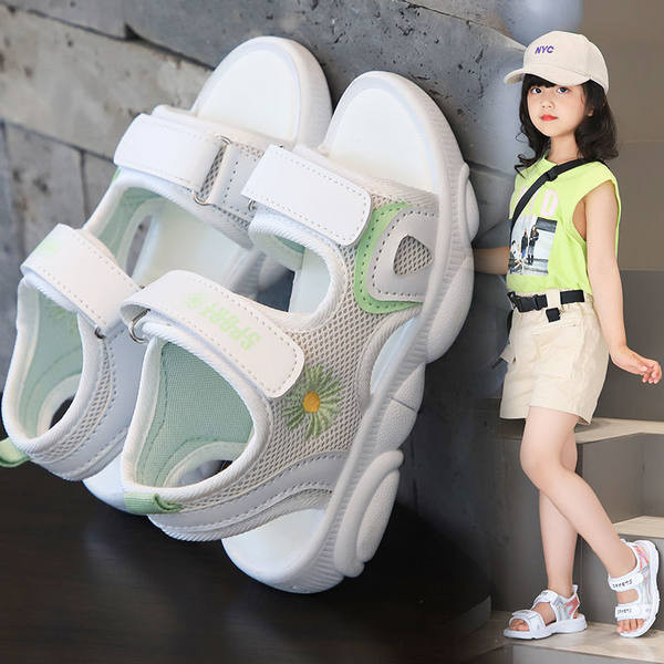 Кожени сандали с велкро лепенки и надпис за момичета 