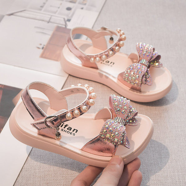 Модерни сандали за момичета с декоративни камъни и перли