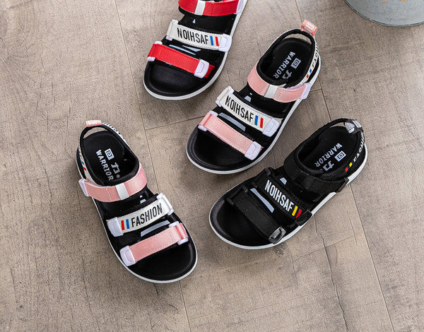 Ležerne dječje sandale s ravnim potplatom