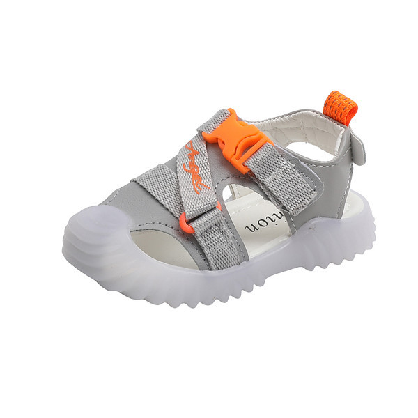 Novi model dječjih kožnih sandala sa svjetlećim đonom za dječake