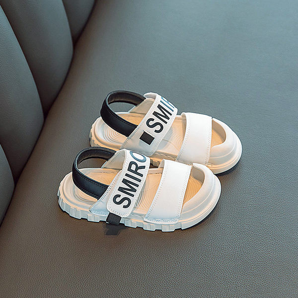 Dječje sandale s kožnim remenčićima i natpisom