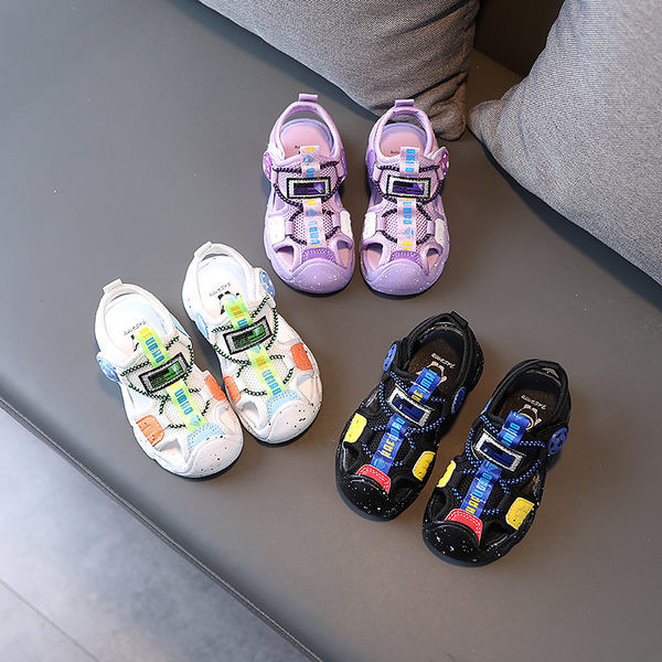 Dječje sandale sa svjetlećim potplatom u tri boje