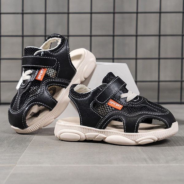 Детски сандали от мрежеста материя и затворени пръсти