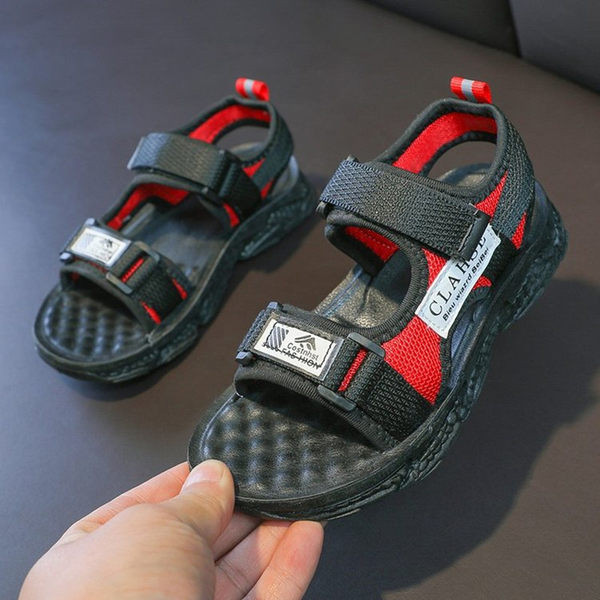 Dječje sandale sa naljepnicama u crnoj boji