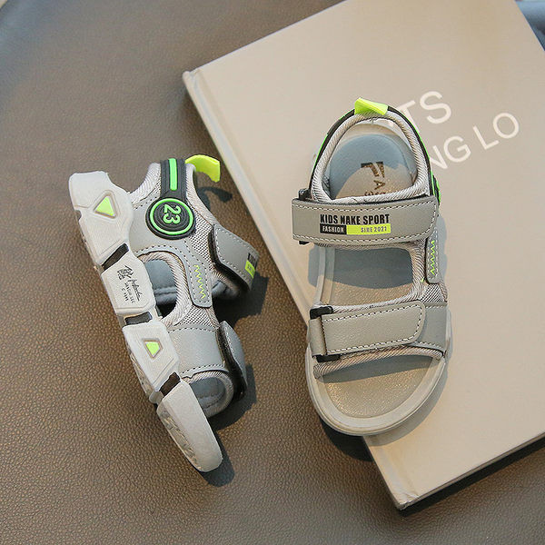 Sandale za dječaka s grubim potplatom i čičkom