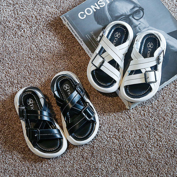 Sandale za dječake s križnim remenčićima i kopčama