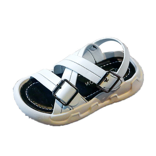Sandale za dječake s križnim remenčićima i kopčama