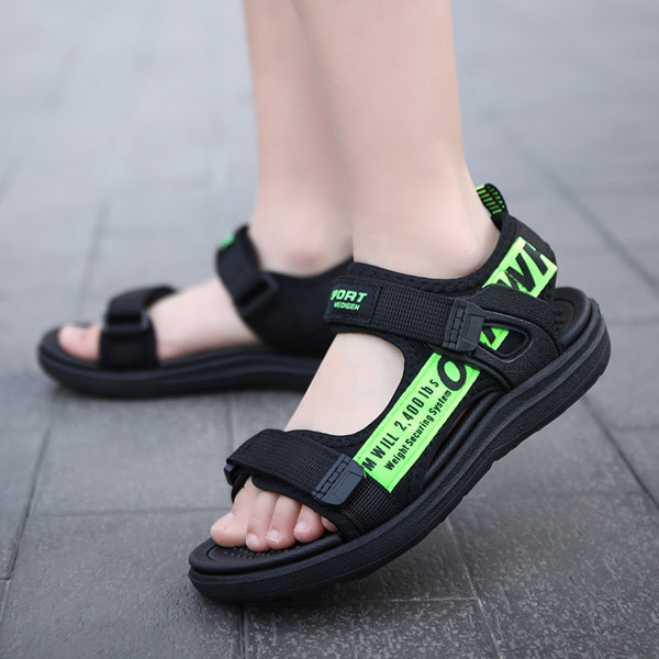 Razni modeli dječjih sandala od eko kože ili tekstila