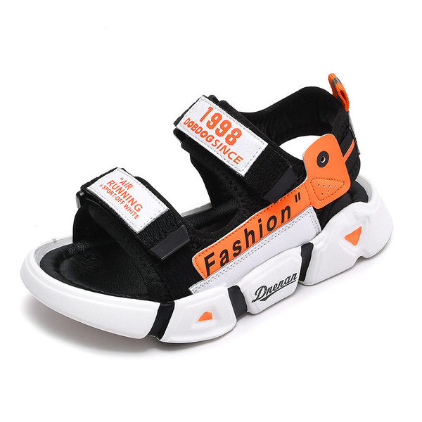 Детски сандали с лепенки в черен цвят