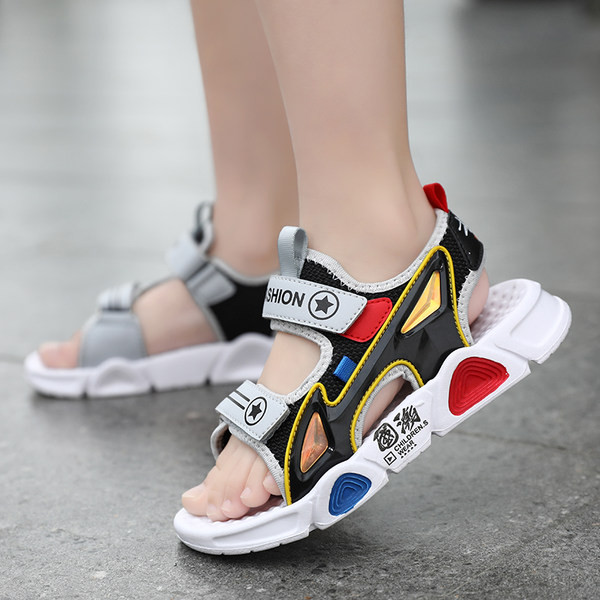 Детски сандали от мрежеста материя и груба подметка