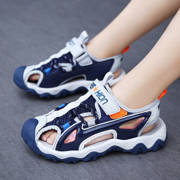 Ежедневни детски сандали с надпис и велкро закопчаване