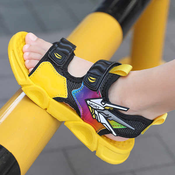 Детски сандали за момчета с цветна апликация 