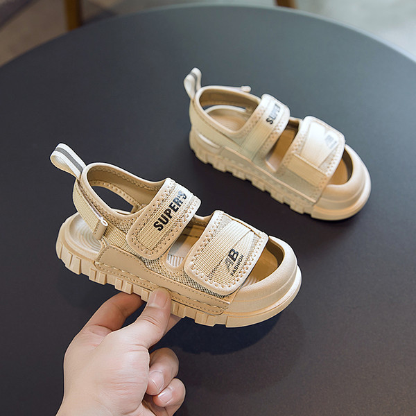 Детски сандали с лепенки в черен и бежов цвят 