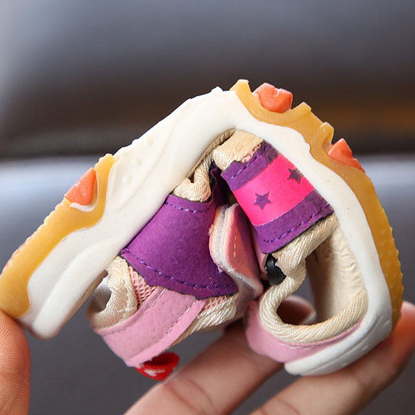 Детски сандали с лепенки в три цвята