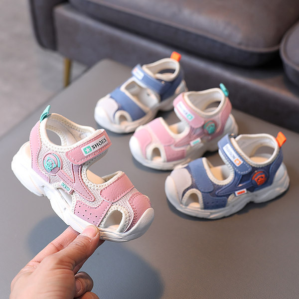 Детски сандали със закрити пръсти и мрежеста материя