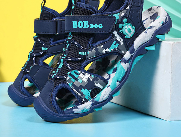 Сандали  за момче с лепенки и закрити пръсти