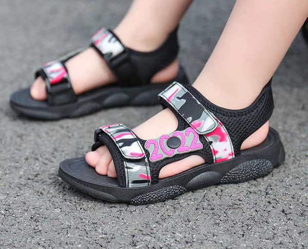 Нов модел детски летни сандали с велкро закопчаване