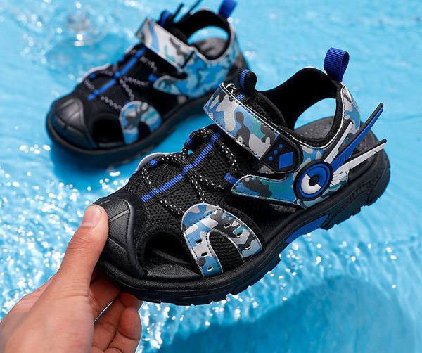 Детски сандали с лепенки в три цвята