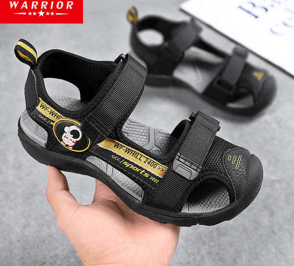 Сандали за момче с текстилни каишки и затворени пръсти