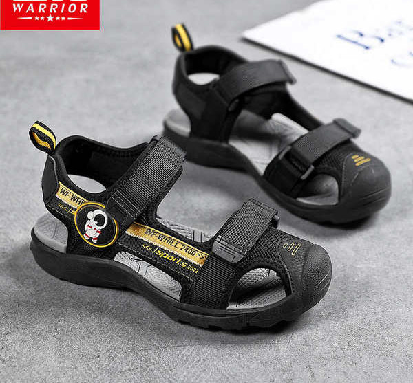 Сандали за момче с текстилни каишки и затворени пръсти