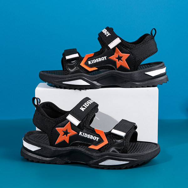 Poistele sobivad kleebistega laste sandaalid