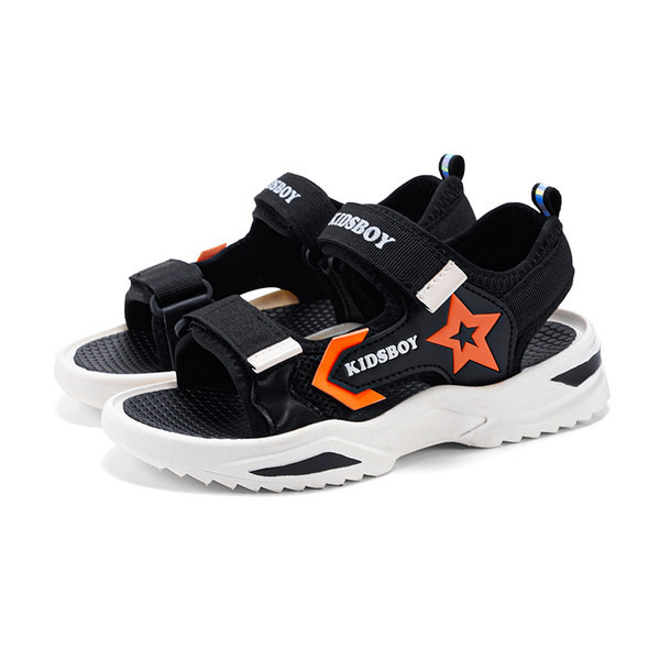 Poistele sobivad kleebistega laste sandaalid