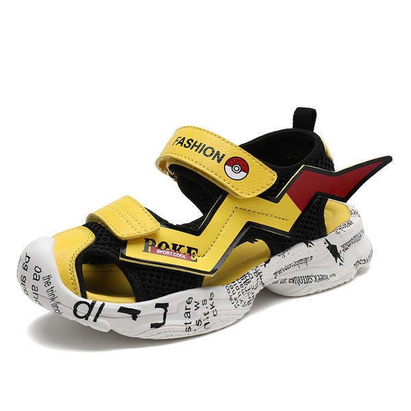 Kareda talla ja kirjaga kinnised sandaalid poistele