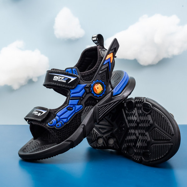 Παιδικά σανδάλια για αγόρια με τρισδιάστατη εφαρμογή και επιγραφή